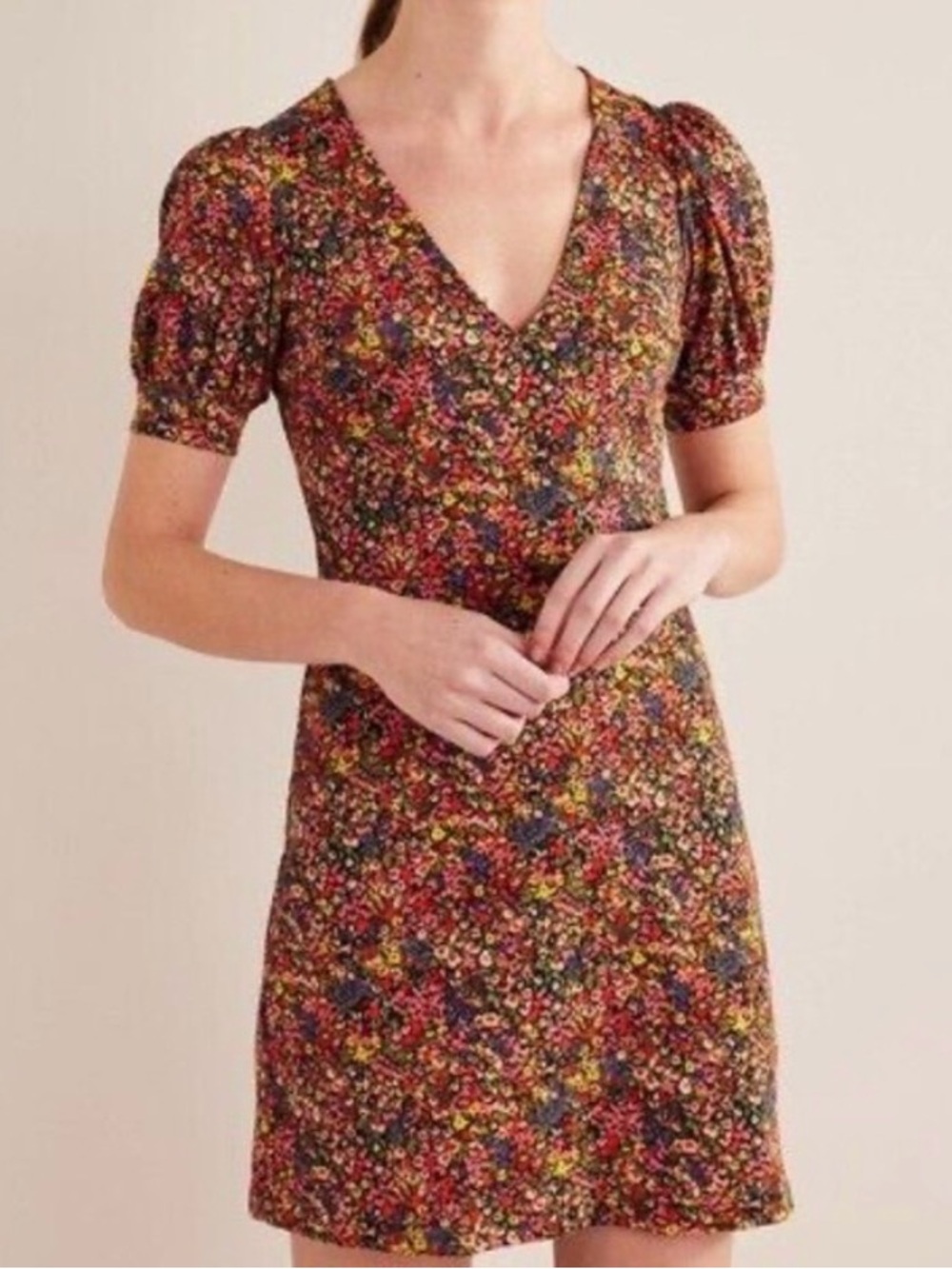 Boden Ditsy Floral Puff Sleeve V Neckline Cotton dress size 8